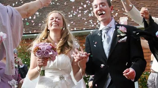 Wedding confetti bride and groom